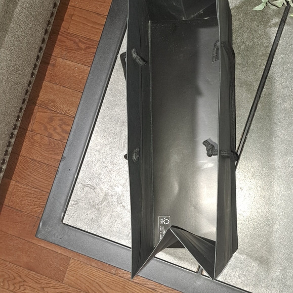 Gucci Gift Bag - Picture 2 of 8